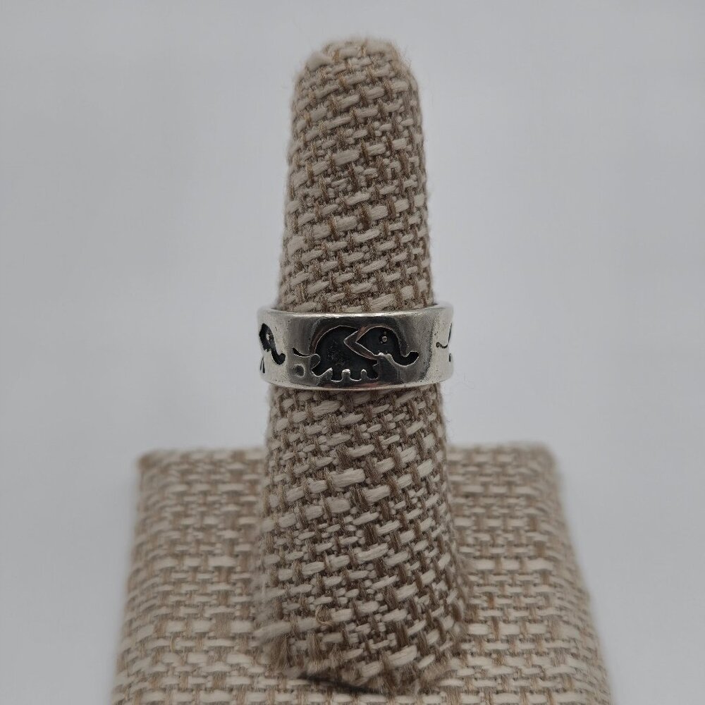 Size 7.25 Sterling Silver Cute Rustic Elephants Ring A2569